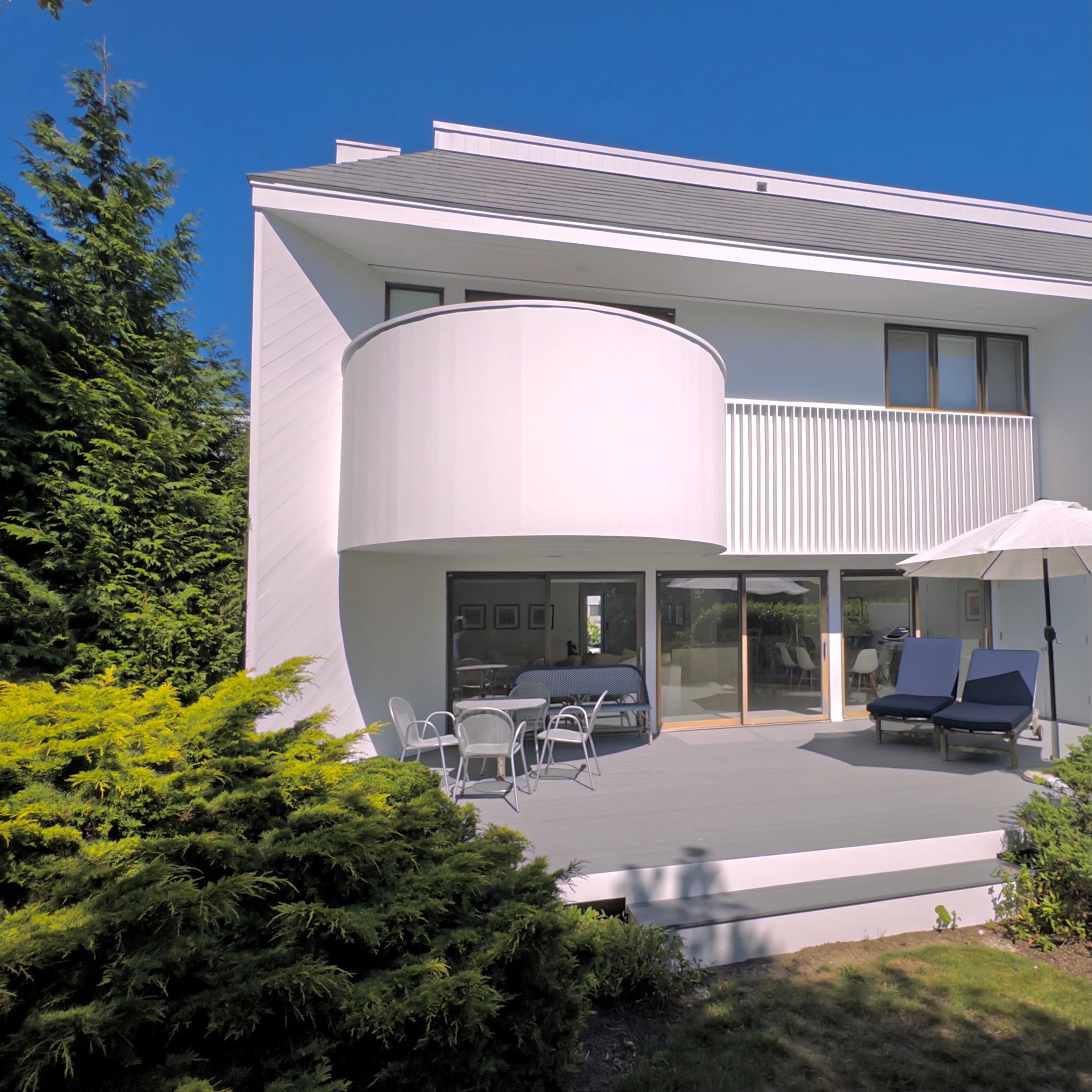 Rear exterior, curved architecture